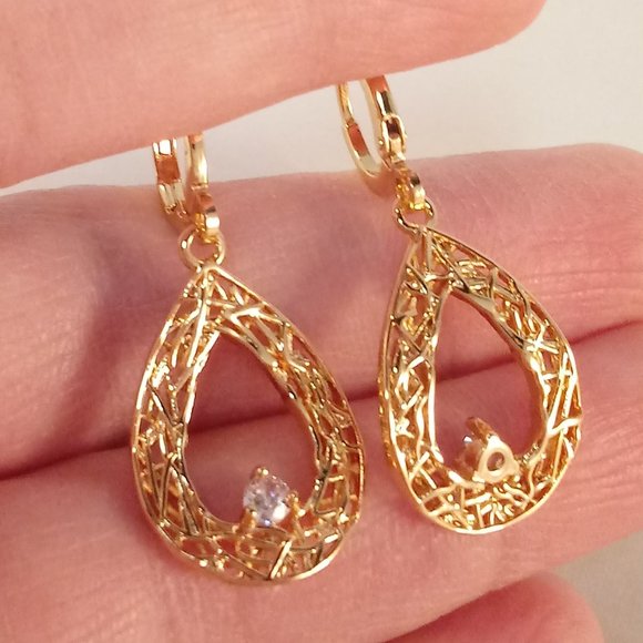 18K Yellow Gold Filled Diamond Zircon Hollow Weaved Leaf Dangle Earrings .11ctw - Picture 4 of 4